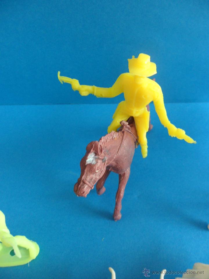 Figuras de goma y PVC: Lote de indios y Vaqueros - Comansi - Reamsa y Papo - Foto 8