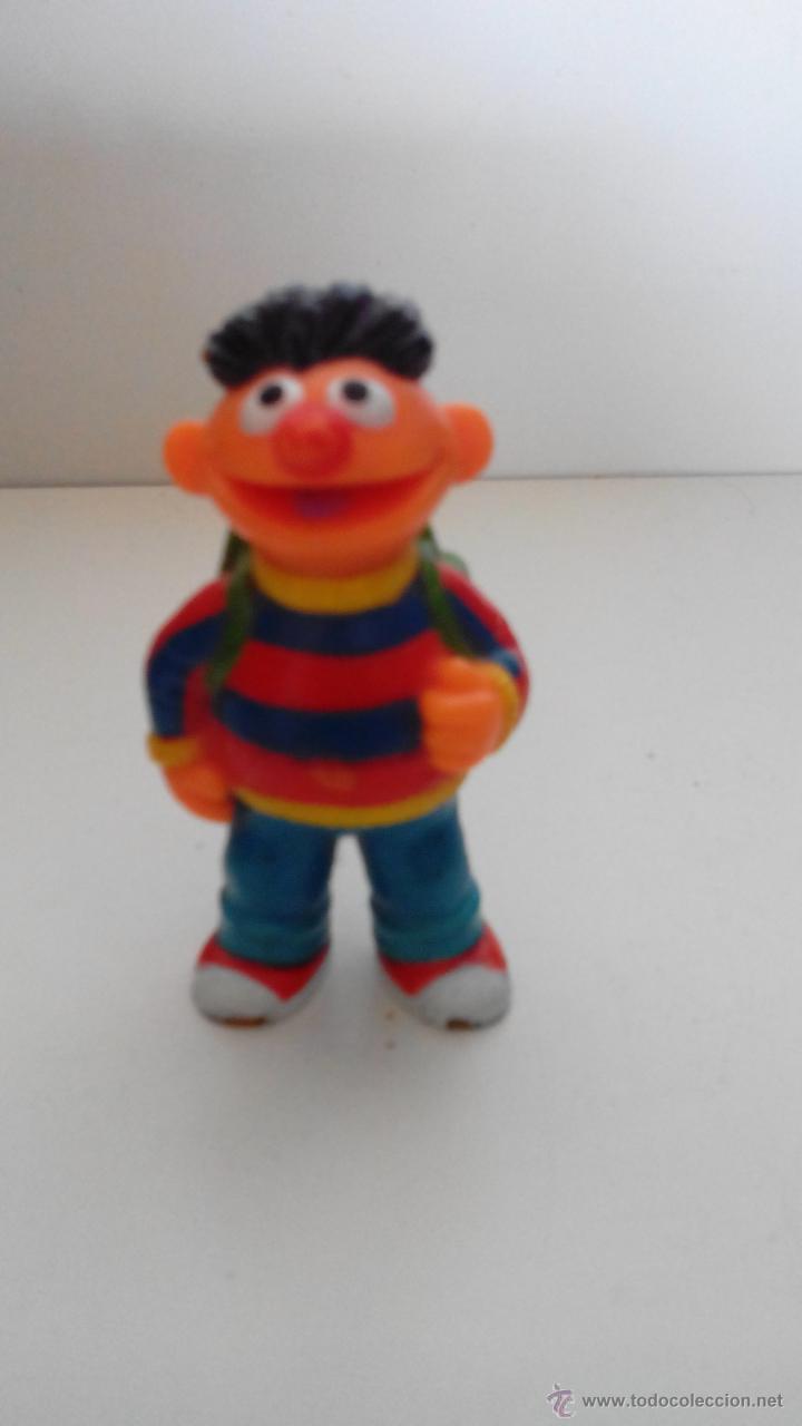 Figuras de goma y PVC: EPI  - con mochila - Foto 1