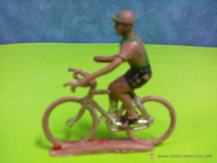Figuras de goma y PVC: SOTORRES CICLISTA PLASTICO - Foto 1
