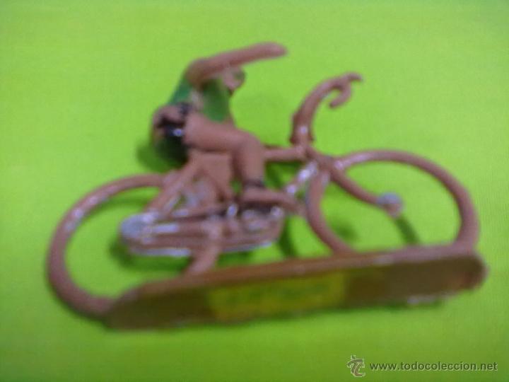 Figuras de goma y PVC: SOTORRES CICLISTA PLASTICO - Foto 2