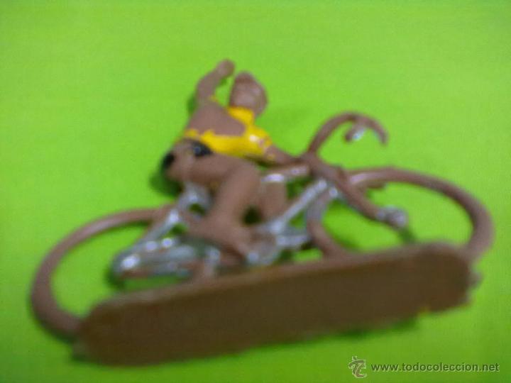 Figuras de goma y PVC: SOTORRES CICLISTA PLASTICO - Foto 2