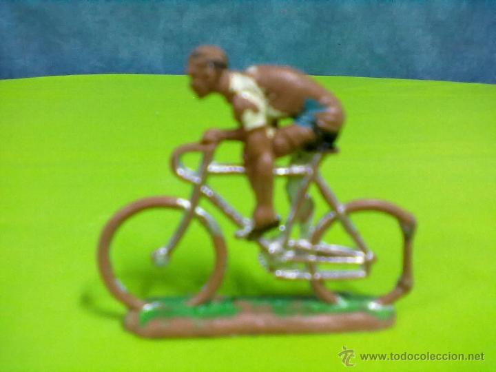 Figuras de goma y PVC: SOTORRES CICLISTA PLASTICO - Foto 1