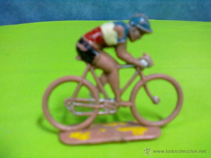 Figuras de goma y PVC: SOTORRES CICLISTA PLASTICO - Foto 1
