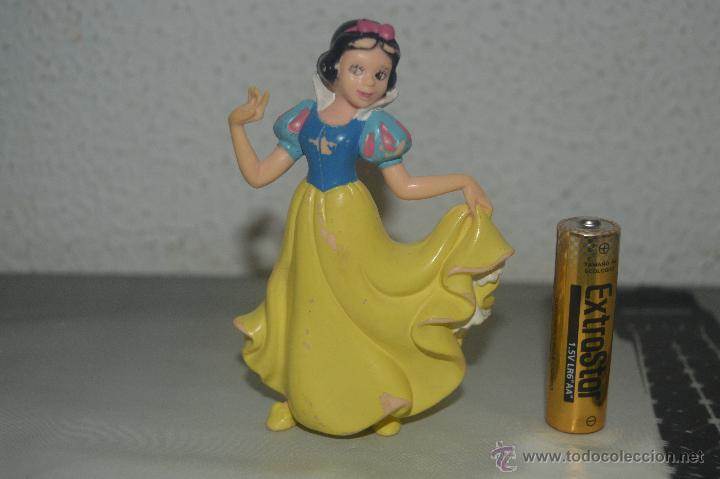 Figuras de goma y PVC: mu&ntilde;eco figura blancanieves disney - Foto 1