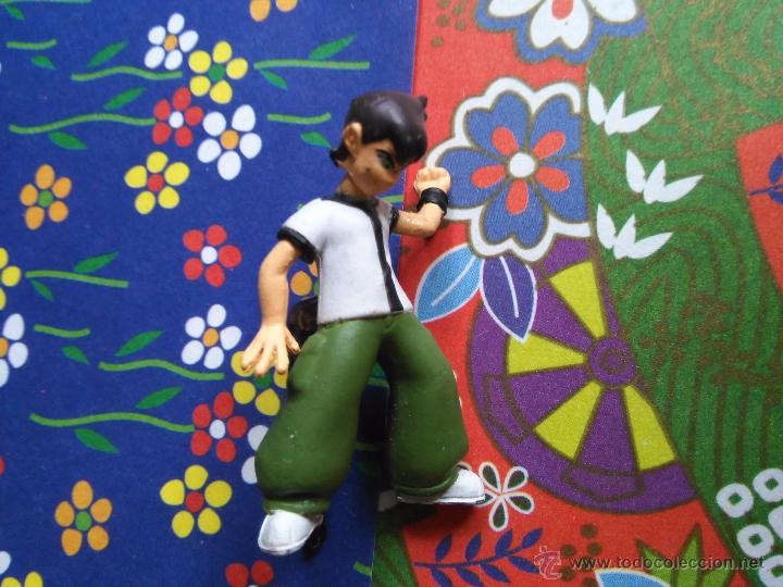 Figuras de goma Kinder: BEN10 TIPO  KINDER - Foto 1