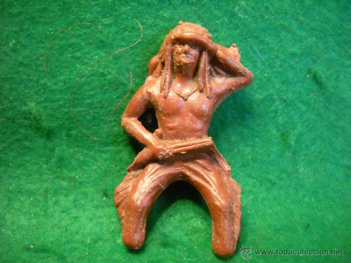 Figuras de goma y PVC: INDIO MADE IN ENGLAND - Foto 1