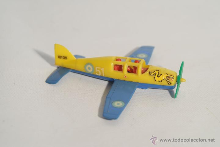 Figuras de goma y PVC: Avi&oacute;n de pl&aacute;stico duro. 10109. 51. - Foto 1