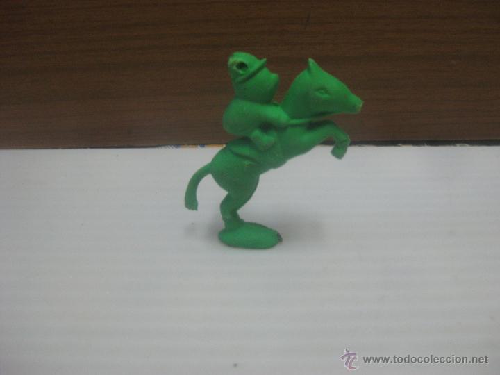 Figuras de goma y PVC: Raro Coby a Caballo - Foto 2