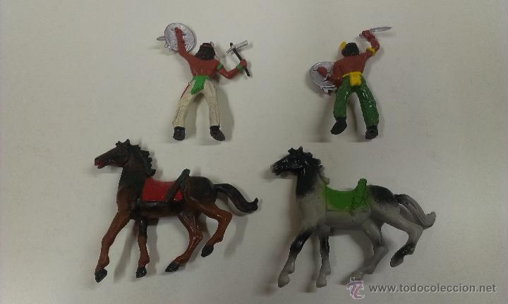 Figuras de goma y PVC: LOTE DE DOS INDIOS Y DOS CABALLOS . COMANSI - Foto 3