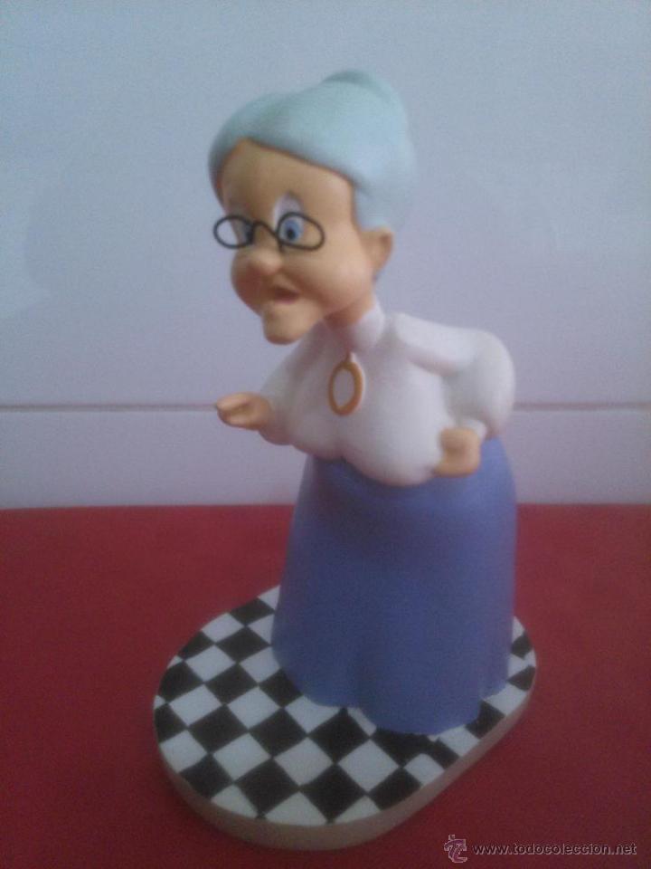 Figura Resina Abuela Abuelita De Piolin Y Silve Sold Through Direct Sale 53256109