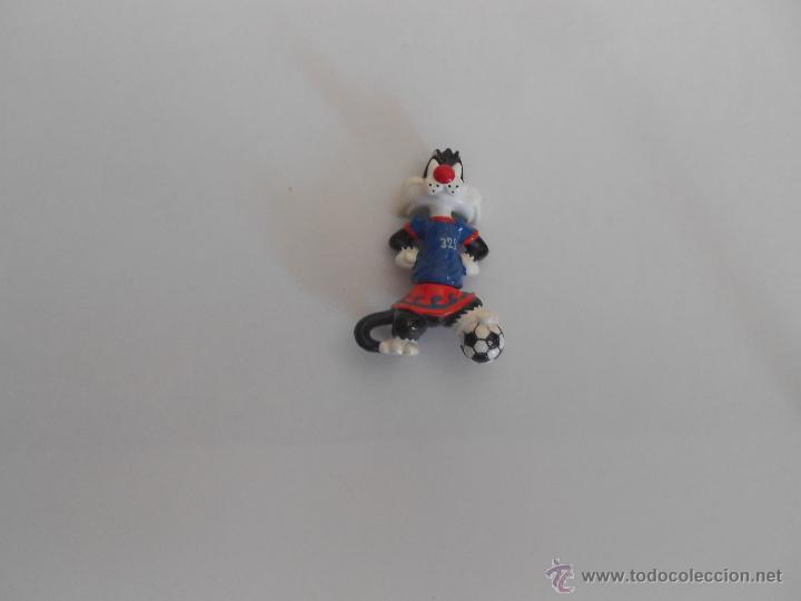 Figuras de Goma y PVC: FIGURA DE GOMA PVC GATO FUTBOL