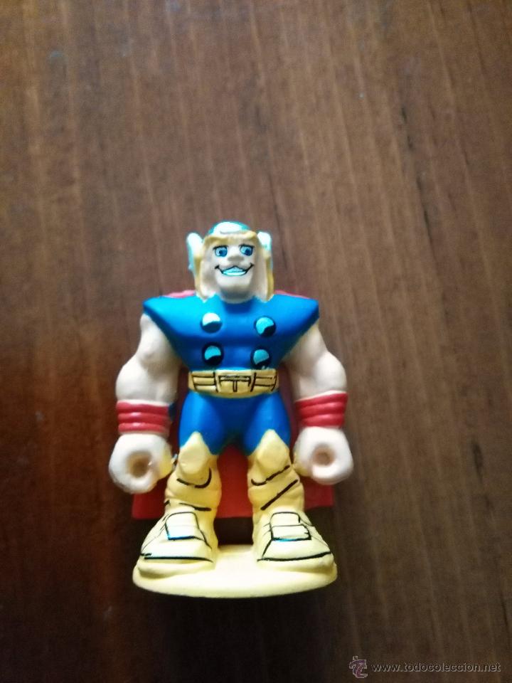 Figuras de goma Kinder: thor marvel huevos kinder - Foto 1