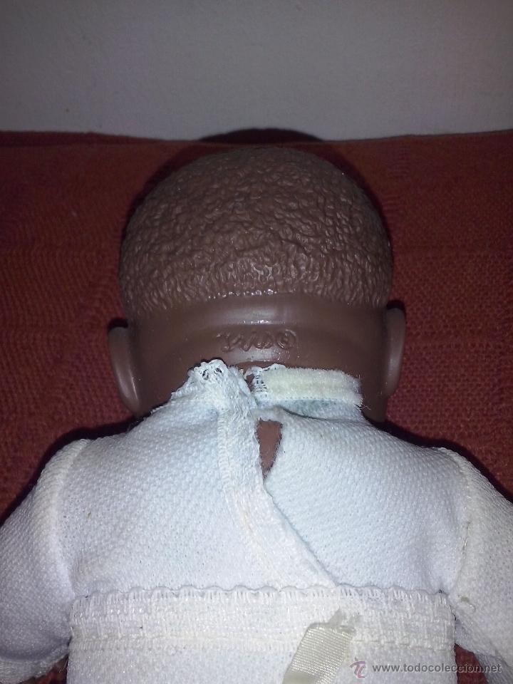 Figuras de goma y PVC: Mu&ntilde;eca negra de la marca iris - Foto 2