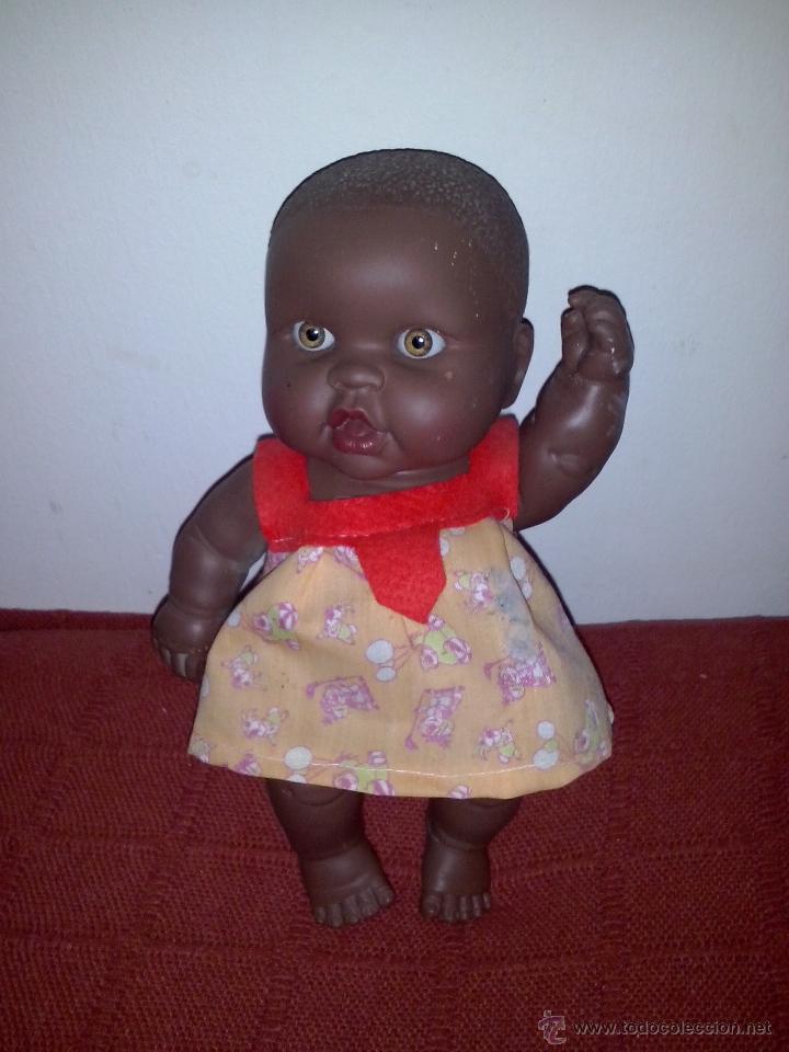 Figuras de goma y PVC: Mu&ntilde;eca negra de la marca iris