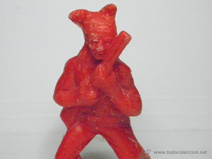 Figuras de goma y PVC: FIGURA INDIO ROJO - Foto 2