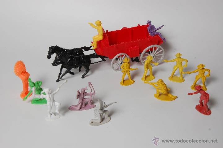 Figuras de goma y PVC: LOTE DE CABALLOS, CARRETA, INDIOS Y VAQUEROS COMANSI - Foto 1