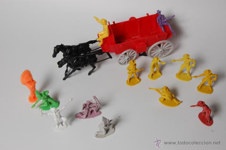 Figuras de goma y PVC: LOTE DE CABALLOS, CARRETA, INDIOS Y VAQUEROS COMANSI - Foto 2