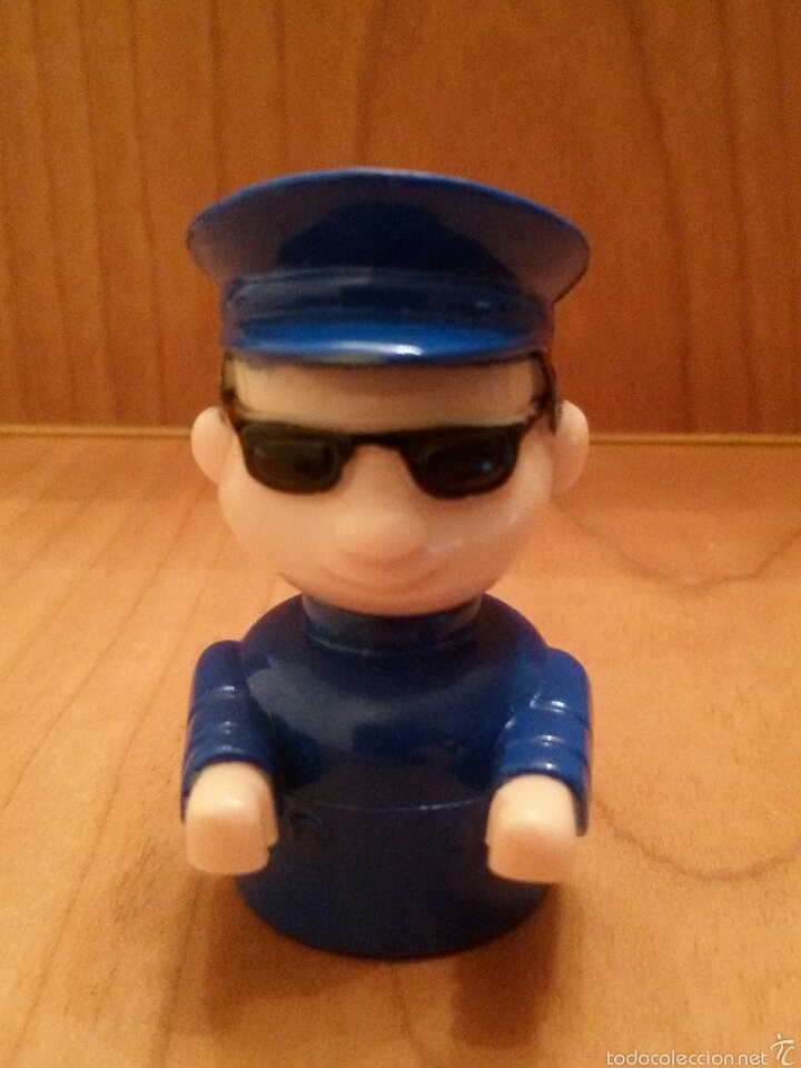 Gummi- und PVC-Figuren: Figura plastico / chofer o policia?? #1085