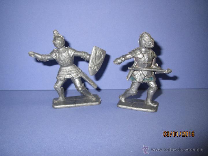 Figuras de Goma y PVC: Antiguas Figuras  Medievales en Pl&aacute;stico de CRESCENT TOY - A&ntilde;o 1970s.