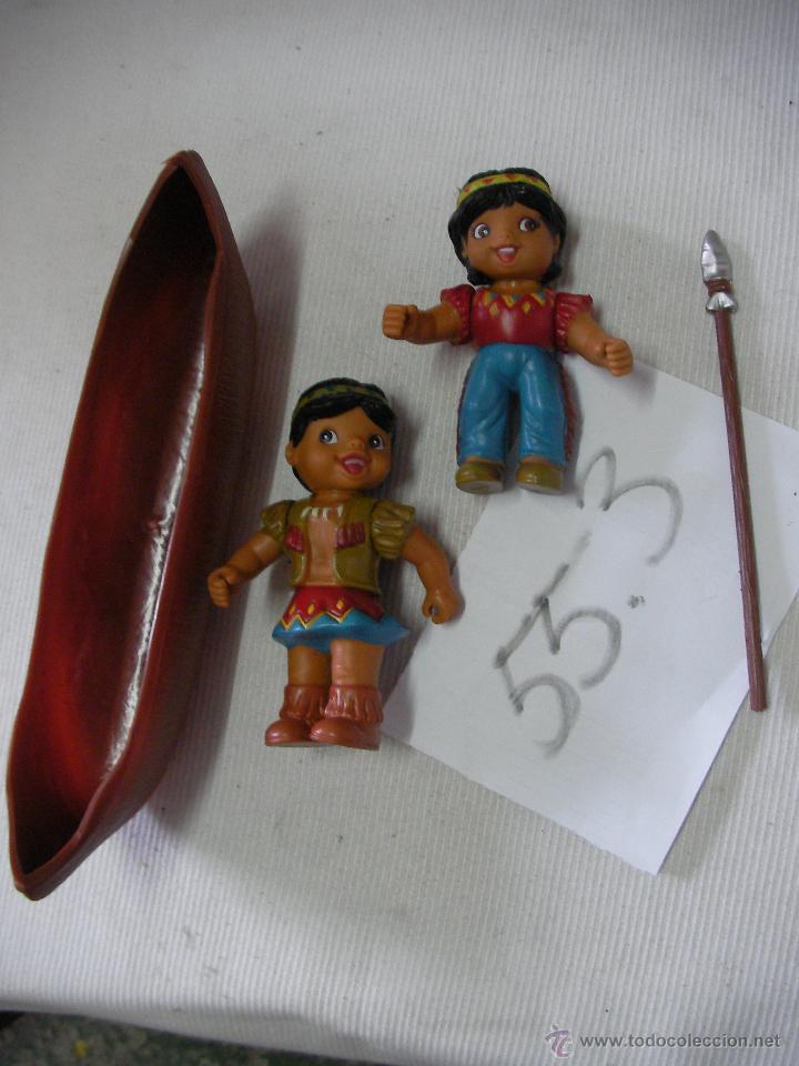 Figuras de goma y PVC: ANTIGUAS FIGURAS DE INDIOS CON BALSA Y ARMA - Foto 1