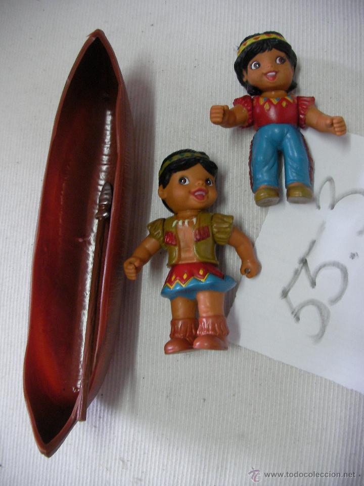 Figuras de goma y PVC: ANTIGUAS FIGURAS DE INDIOS CON BALSA Y ARMA - Foto 2