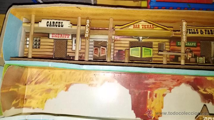 Figuras de goma y PVC: poblado antiguo a&ntilde;os 60 comansi - Foto 2