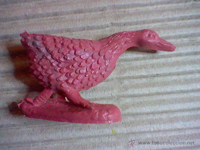 Figuras de Borracha e PVC: antiguo figurita oca ganso rojo  plastico 6 cms largo