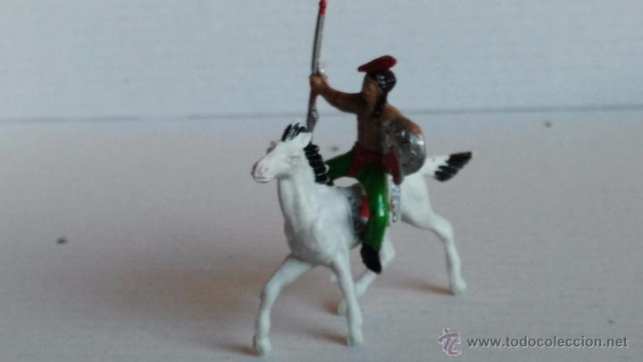Figuras de goma y PVC: comansi mini oeste a&ntilde;os 60 indio a caballo - Foto 1