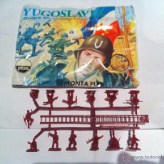 Figuras de Goma y PVC: SOBRE VACIO Y COLADA DE YUGOSLAVOS MONTAPLEX. Lote 54010407