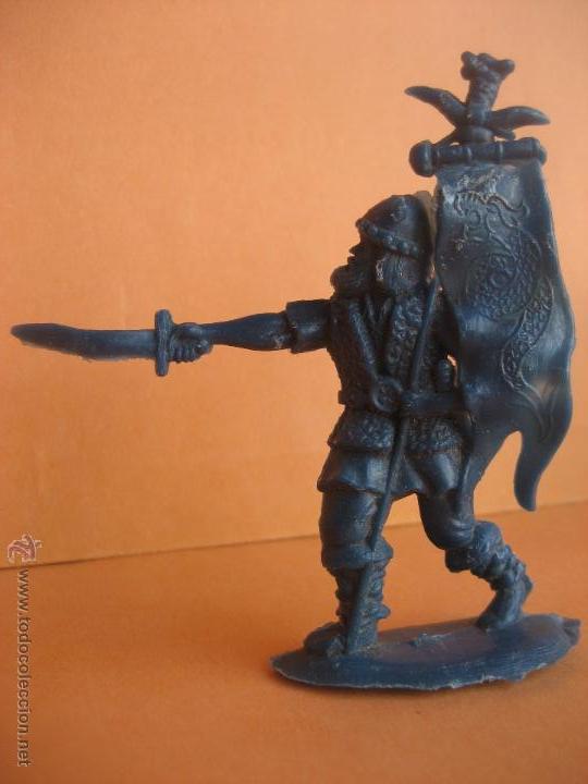 Figuras de goma y PVC: Vikingo. Pipero. Monocolor. - Foto 1