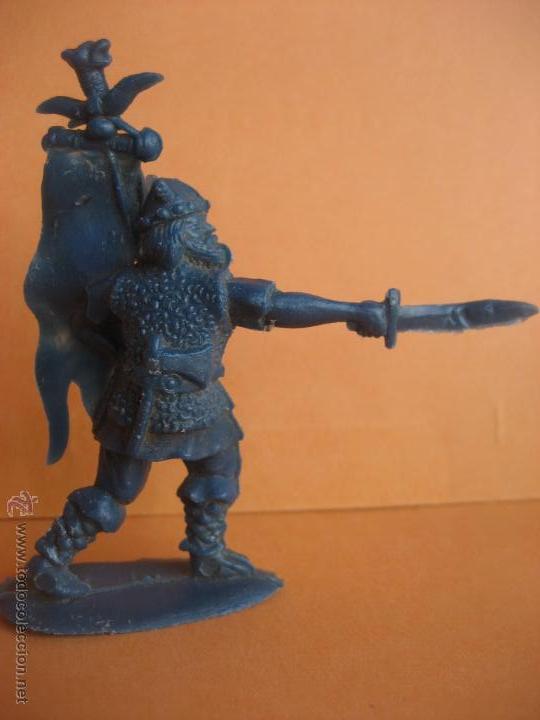 Figuras de goma y PVC: Vikingo. Pipero. Monocolor. - Foto 2