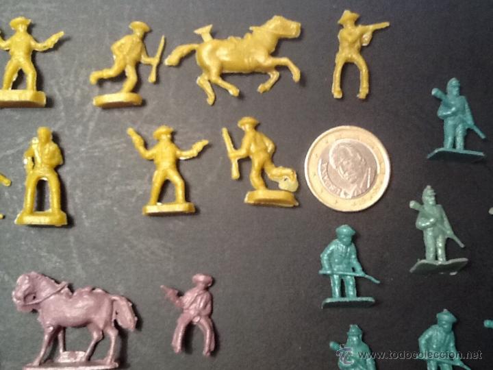 Figuras de goma y PVC: Montaplex lote de indios y vaqueros multicolor - Foto 12