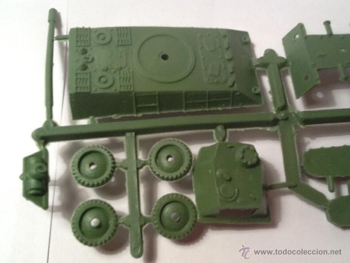 Figuras de goma y PVC: Montaplex comando ruso granate + tanque - Foto 14