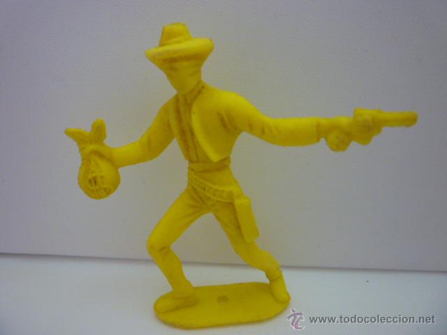 Figuras de goma y PVC: BANDIDO AMARILLO DE COMANSI. - Foto 1