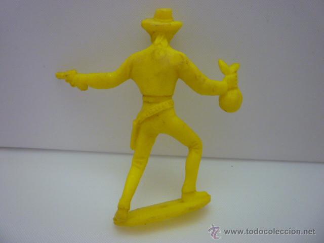 Figuras de goma y PVC: BANDIDO AMARILLO DE COMANSI. - Foto 2