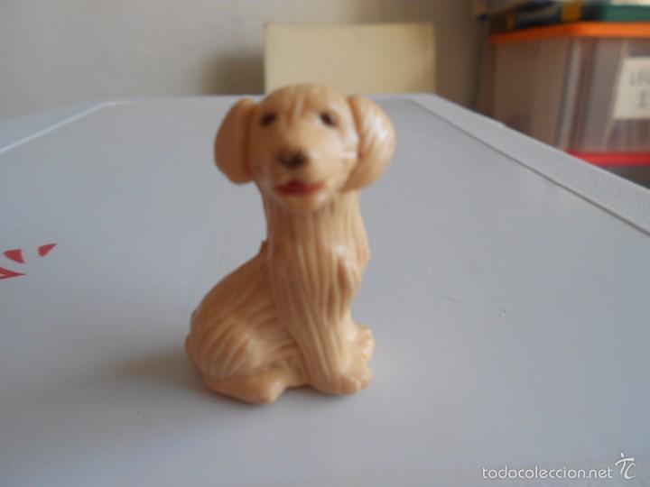 Figuras de goma y PVC: figuras perro, perrita 2 x 4cm - Foto 1