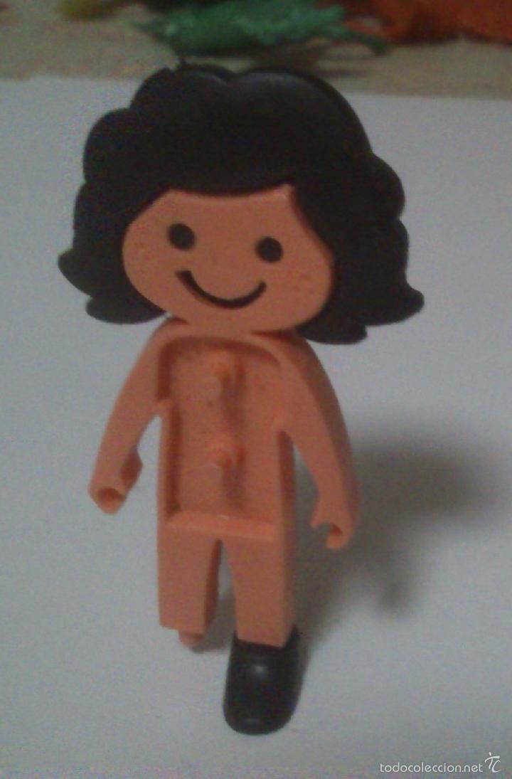 Rubber and PVC Figures: Peque&ntilde;a mu&ntilde;eca de 6 cm - Faltan piezas