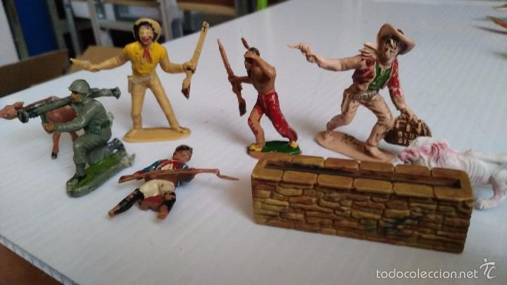 Figuras de goma y PVC: lote de figuras antiguas de plastico  indios comansi etc - Foto 3
