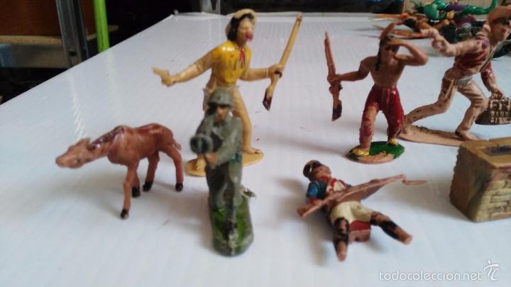 Figuras de goma y PVC: lote de figuras antiguas de plastico  indios comansi etc - Foto 5