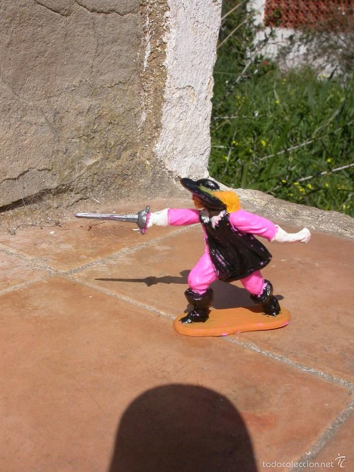 Figuras de goma y PVC: FIGURA JECSAN - Foto 1
