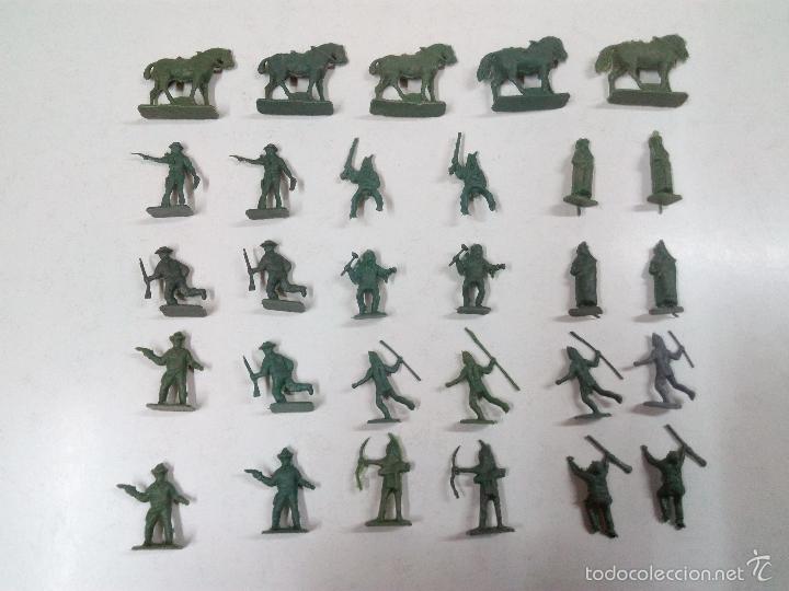 Figuras de goma y PVC: LOTE DE SOLDADITOS MONTAPLEX . VAQUEROS - INDIOS - Foto 1