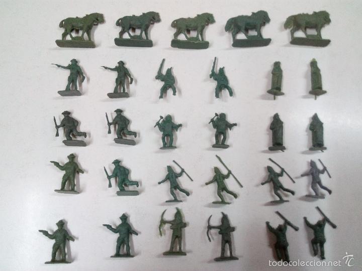 Figuras de goma y PVC: LOTE DE SOLDADITOS MONTAPLEX . VAQUEROS - INDIOS - Foto 2