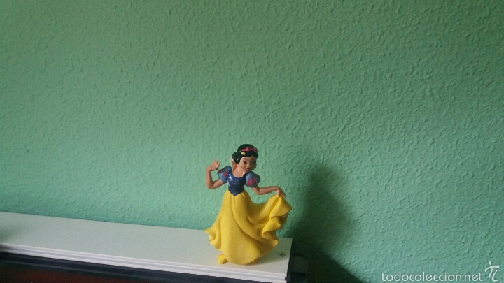 Figuras de goma y PVC: Blancanieves bully - Foto 1