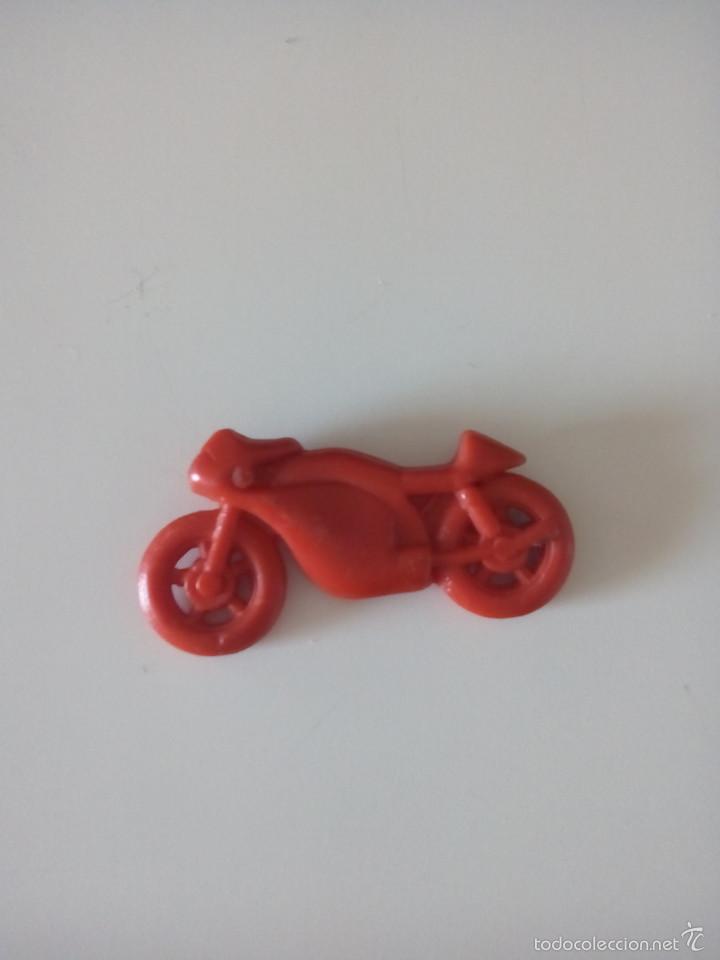 Figurines en Caoutchouc et PVC: Antigua Figura tipo dunkin Moto.
