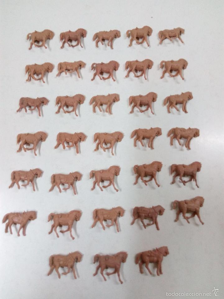 Figuras de goma y PVC: LOTE DE MONTAPLEX . CABALLOS - Foto 1