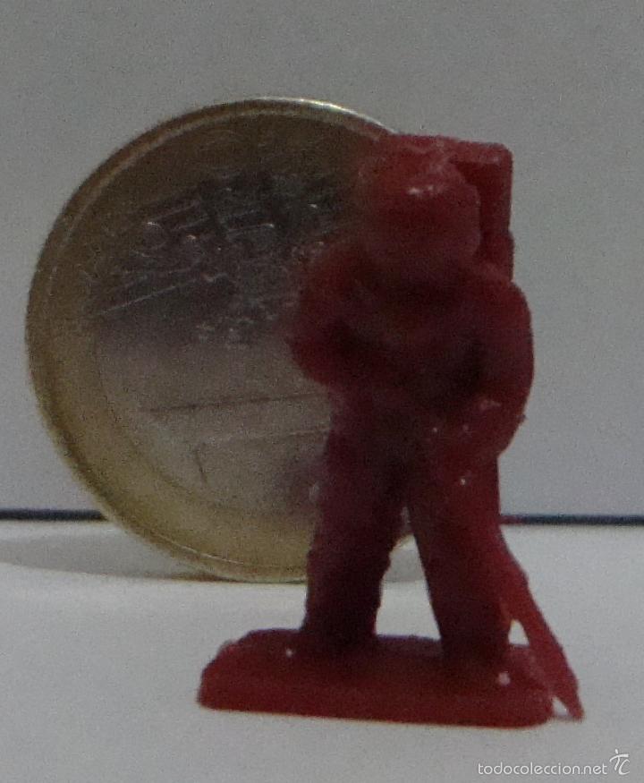 Figuras de goma y PVC: ASTRONAUTA PLASTICO - Foto 1