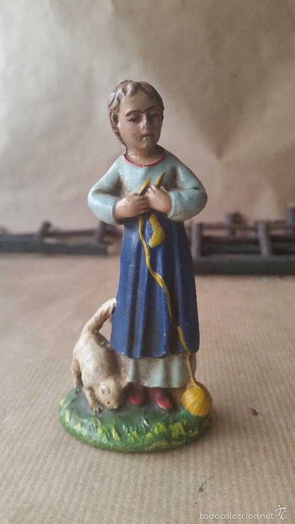 Figuras de goma y PVC: MUCHACHA CON GATO MARCA MAROLIN 1950 - Foto 1