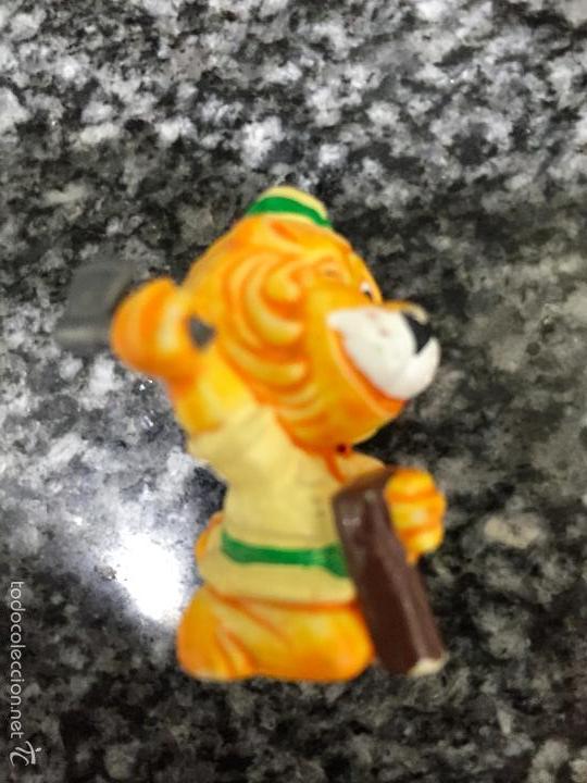 Figuras de goma y PVC: leon, ferrero - Foto 1