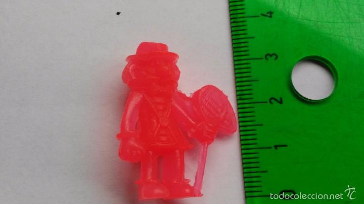 Figuras de goma y PVC: figura dunkin carpanta - Foto 1