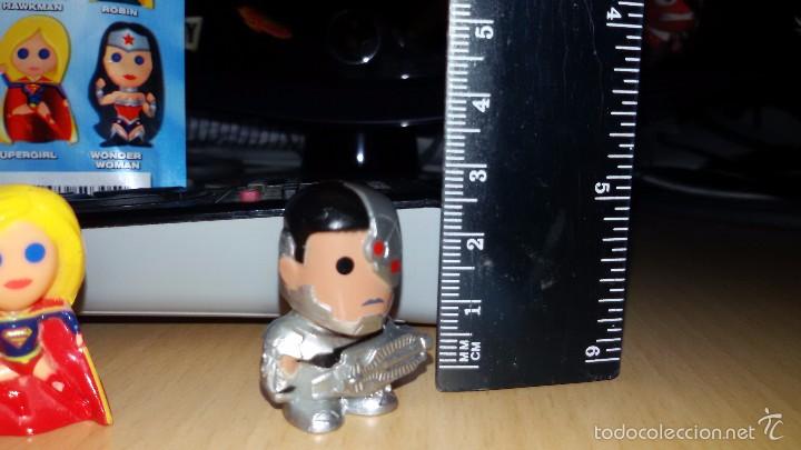 Figuras de goma y PVC: CHIBIS SUPERHEROES DC - Foto 5